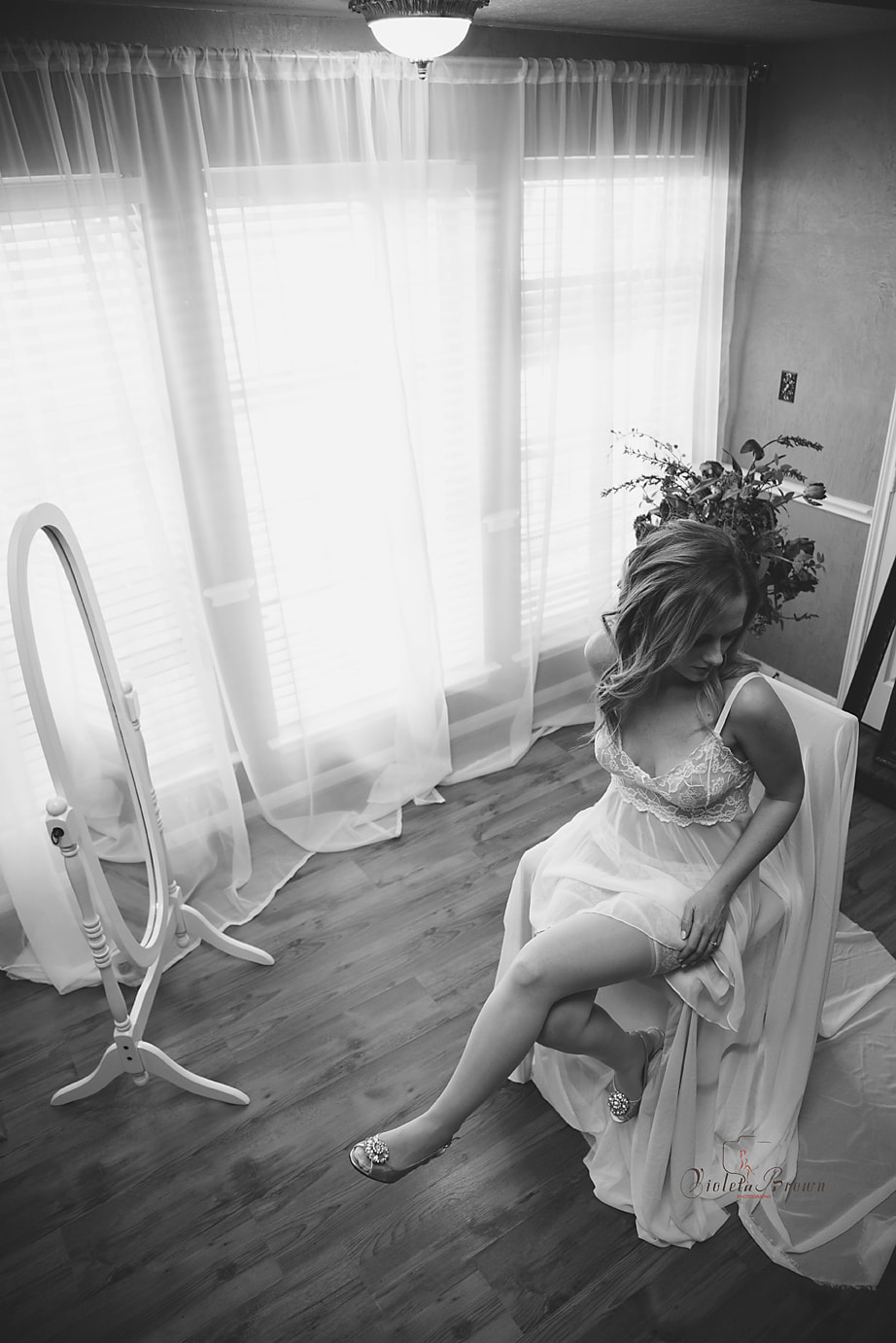 https://violabrownphotography.com/uploads/3/5/1/3/35134049/best-bridal-session-boudoir_1_orig.jpg