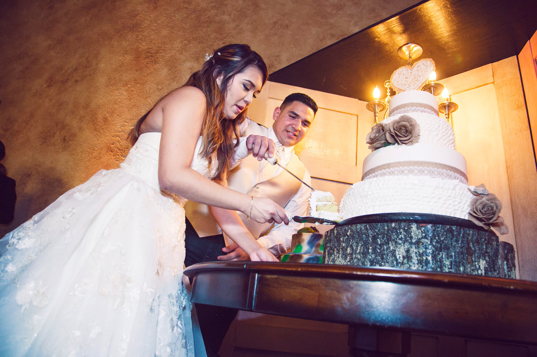 https://violabrownphotography.com/uploads/3/5/1/3/35134049/cake-wedding_orig.jpg